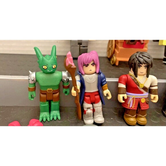 R0BL0X Toys Action Mini Figures Lot Of 15 World Zero, Celebrities, No Codes - Picture 9 of 10